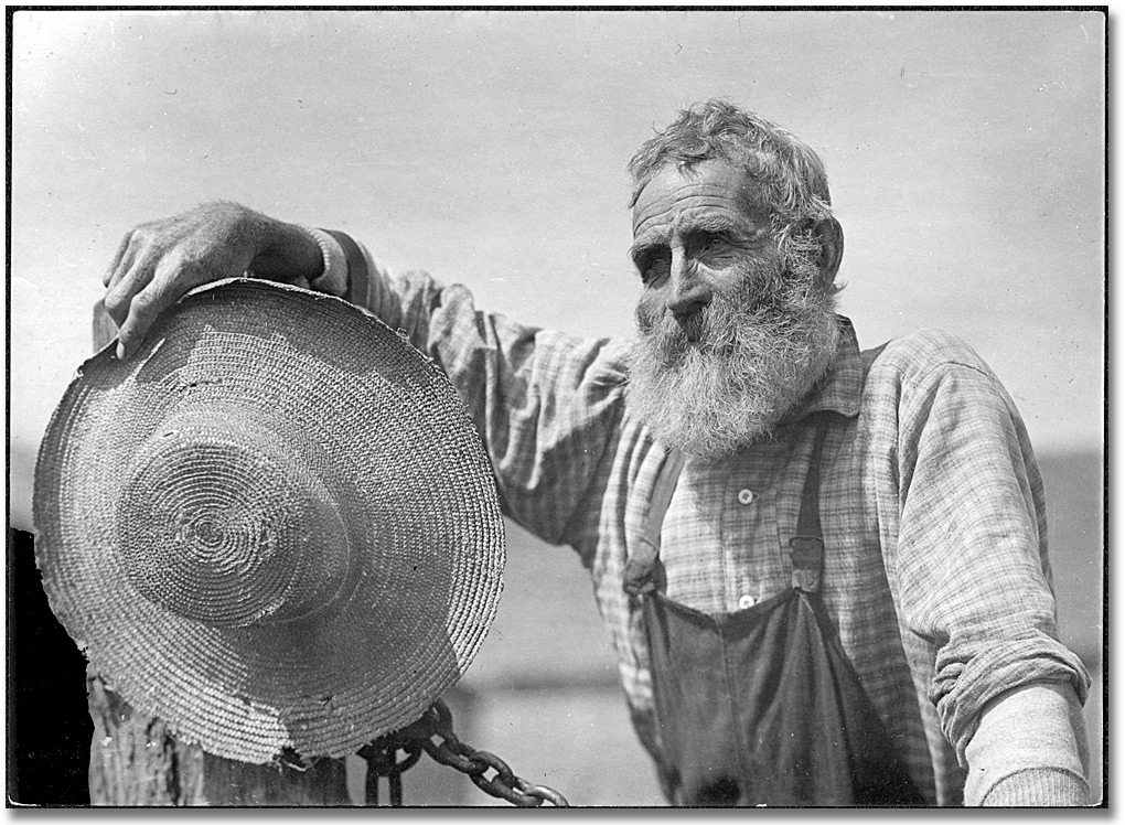 Photographie : Portrait of a farmer [unidentified], [ca. 1910]