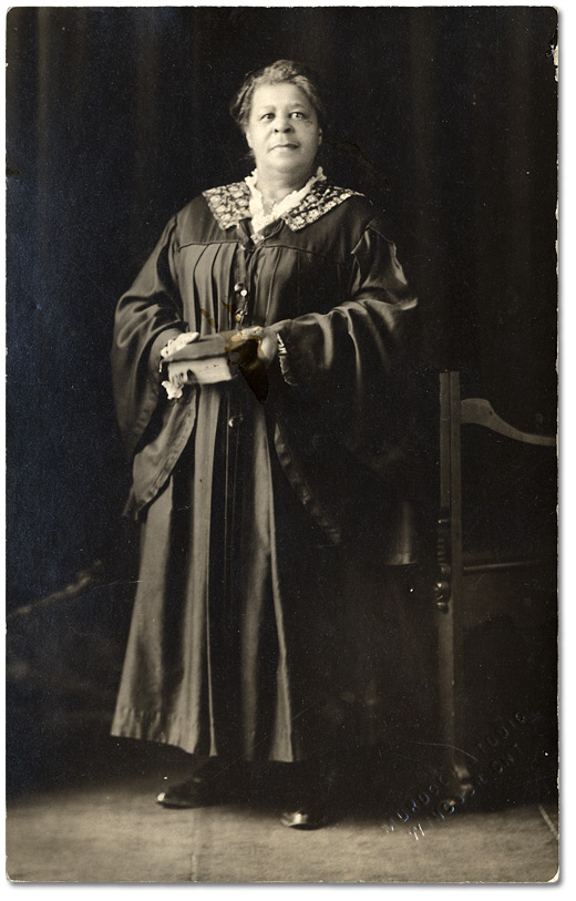 Photographie : La Révérende Mary Scott Lyons, [entre 1920 et 1940]