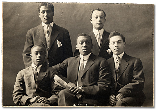 Photo: Group of men, Amherstburg, [ca. 1908]