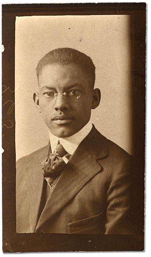 Photo: Henry Banks Jr., [between 1920 and 1940]