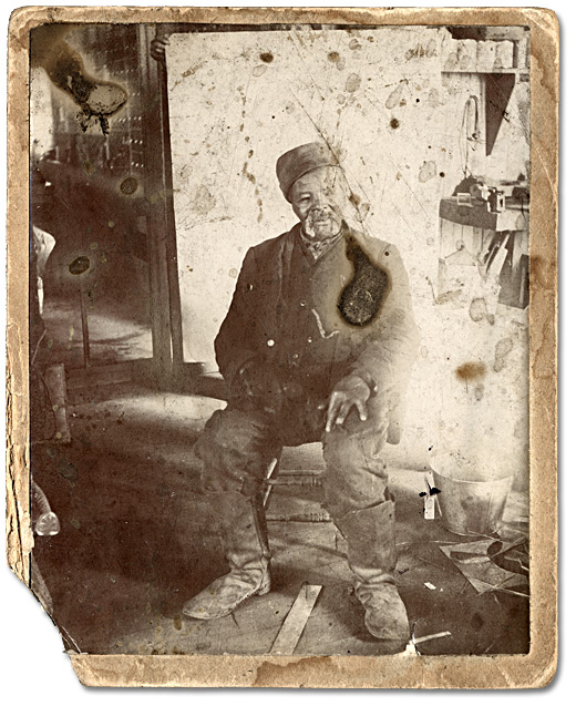Photographie : Levi Veney, ancien esclave qui vivait à Amherstburg, photo prise au magasin de J. D. Burkes, 1898