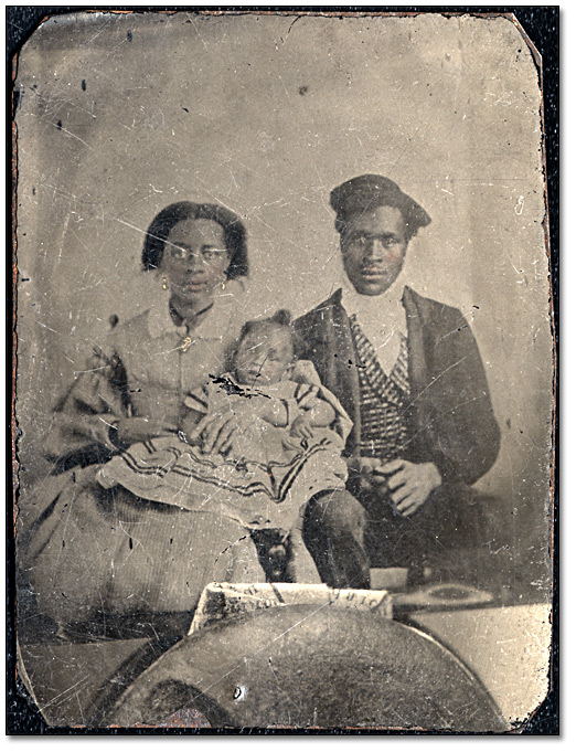 Ferrotype : Portrait d'une famille non-identifiée de race noire