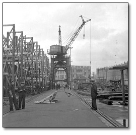 Photo: Ship being built in Toronto, [ca. 1945]