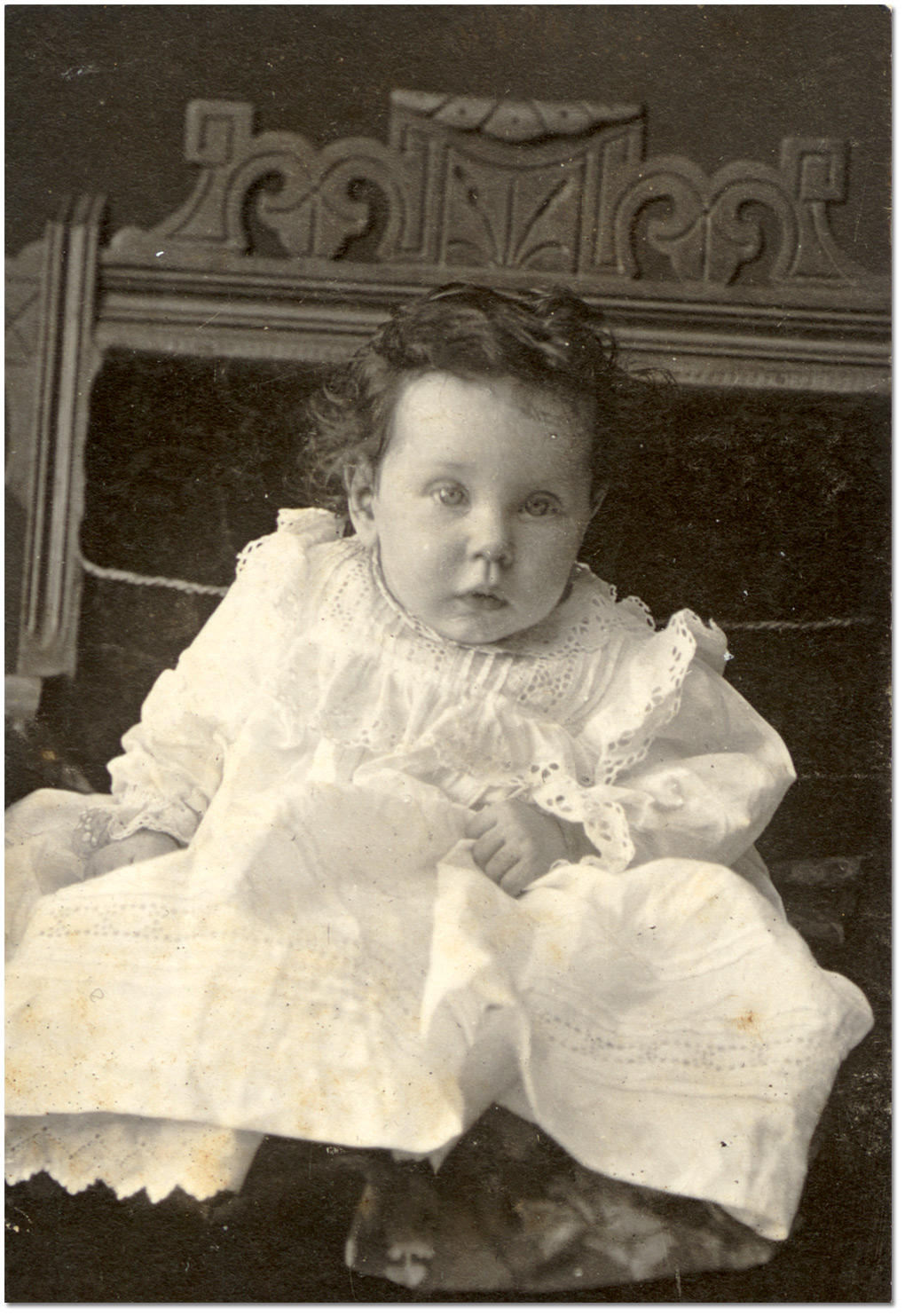 Portrait d'un bébé, [entre 1900 et 1920]