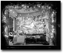 Photographie : Vitrine du Royaume des jouets du Père Noël, 1954
