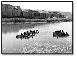Photographie : Canots sur la Wye, passant près de Sainte-Marie-au-pays-des-Hurons, 1968