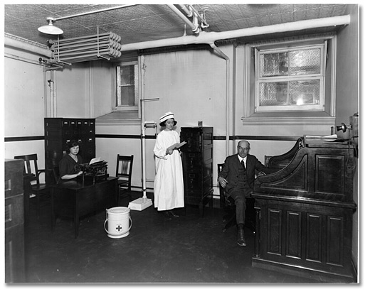 Photographie : Employés de la clinique de tuberculose, Service de santé de Hamilton, 1919
