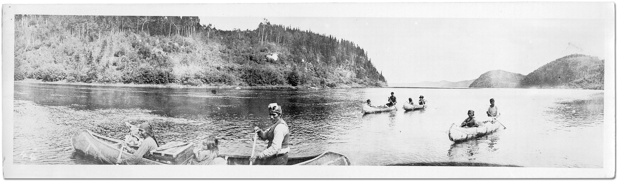 Photo: Aboriginal people in canoes, [ca. 1915]