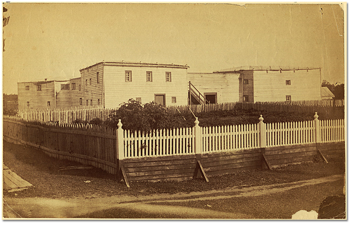 Photo: View of the old Factory House in Moose Factory, [ca. 1867] 