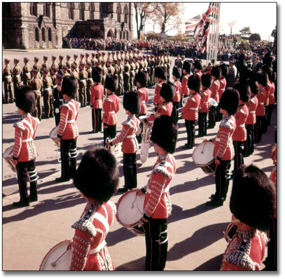 Photo: Band and Guard of Honour Parliament Buildings, Ottawa