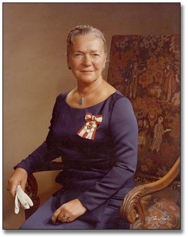 Portrait de l'honorable Pauline McGibbon