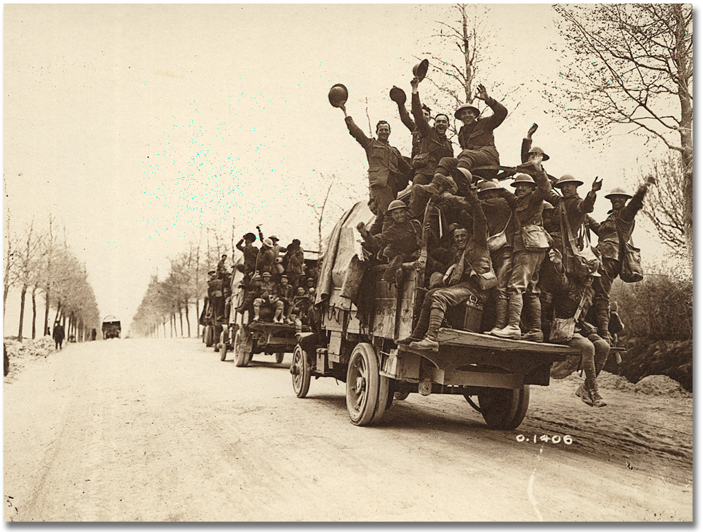 Photo: Victorious Canadians celebrating after fighting on Vimy Ridge, [ca. 1918]