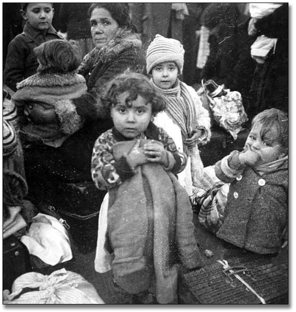 Photo: Children during the Spanish Civil War, [between 1936 and 1939]