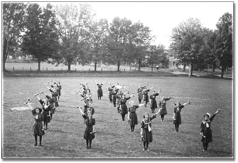 Photo: Picton Collegiate girls' callisthenics class, [ca. 1910]