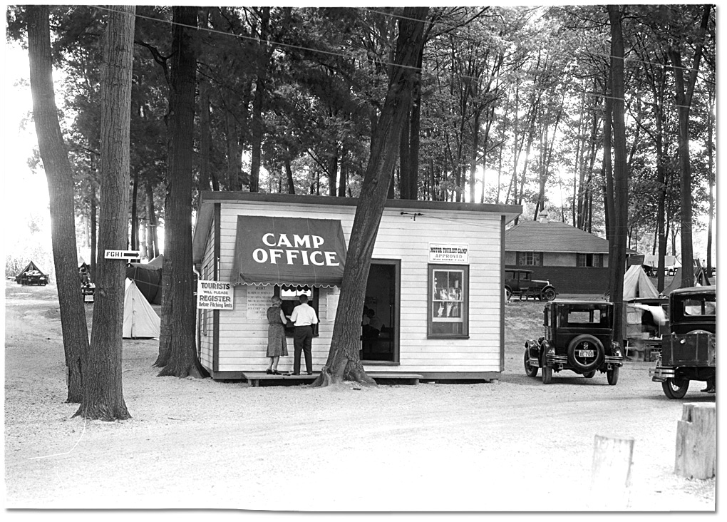 Photographie : Bureau, camp de tourisme, Midland, [vers 1915]