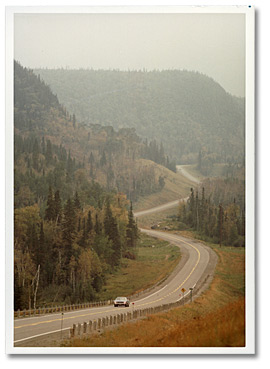 Photographie : Route 11 au nord d’Orient Bay, Thunder Bay, [vers 1970]