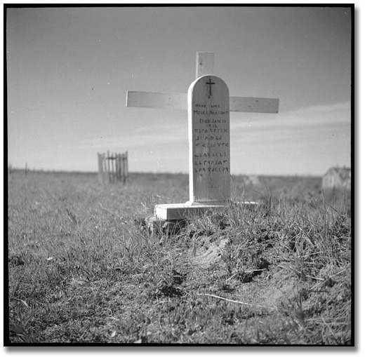 Photo: Grave of Moses Bluecoat at Fort Severn, 1955