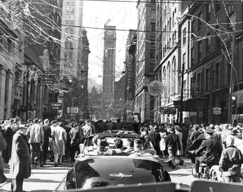A Toronto Maple Leafs parade on Bay Street, 1947