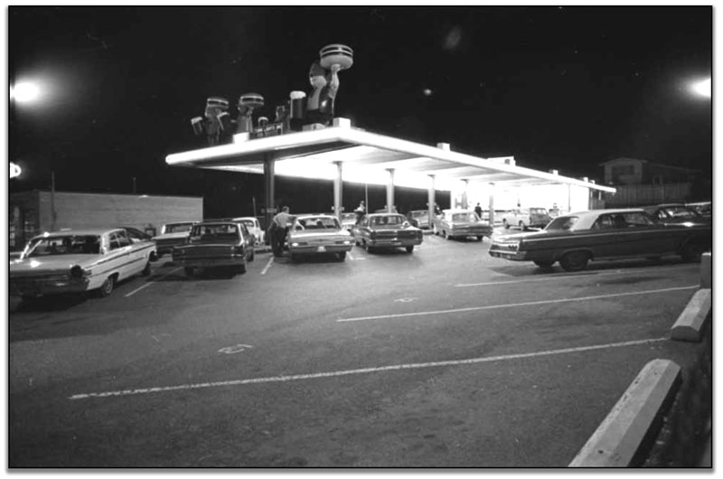 Drive-in restaurant at night, July 14, 1967 (67195-12) 