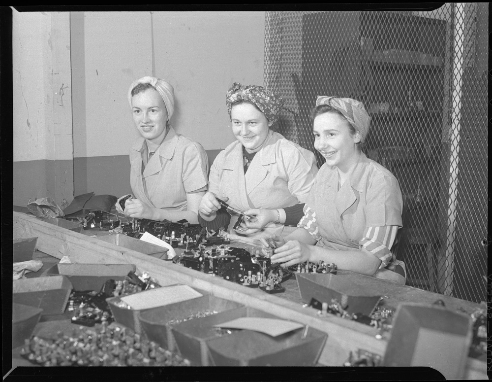 Women doing war work in Marelco factory