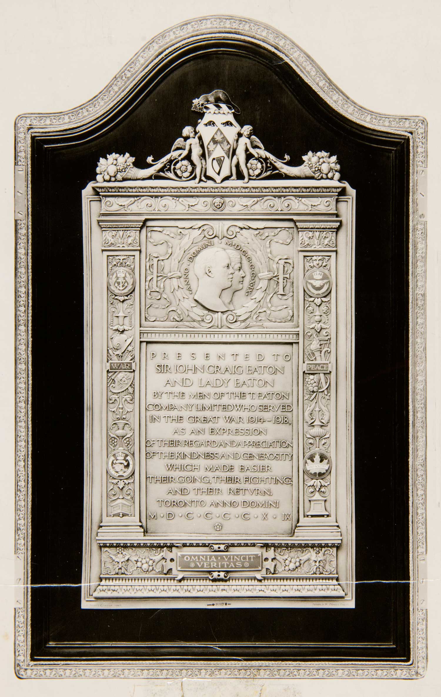 Memorial plaque dedicated to 
