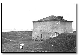 Photographie : Martello Tower at Fort Mississauga, Niagara-on-the-Lake, 1915
