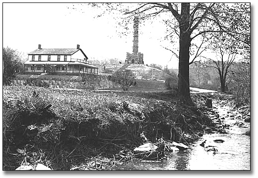 Photo: Monument erected by the Wentworth Historical Society, 1913