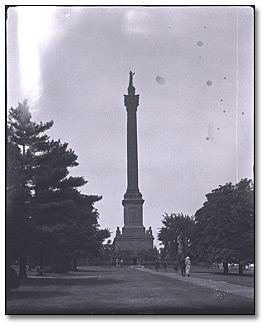 Photographie : Brock monument, Queenston, 8 juillet 1923
