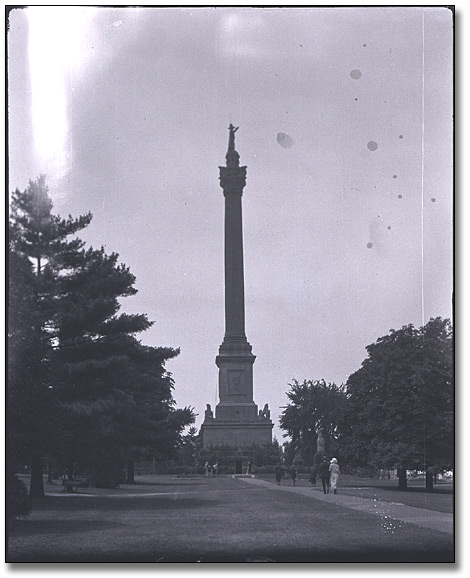 Photographie : Brock monument, Queenston, 8 juillet 1923
