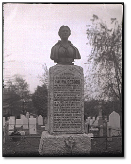 Photo: Laura Secord monument, Niagara Falls, October, 1923