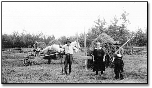 Photographie : Fermiers finlandais dans le district de Fort William, 1926