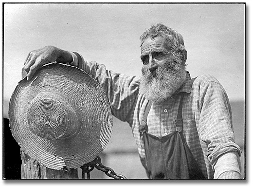 Photographie : Portrait d’un fermier [non-identifié], [vers 1910]