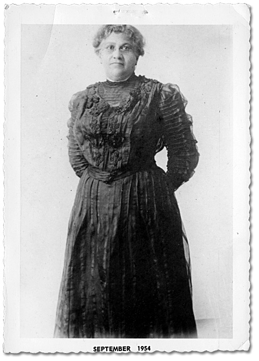 Photo: Dr. Sarah Ellen McCurdy, [ca. 1900]