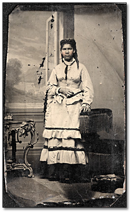 Photo: Unidentified woman (1), [ca. 1890]