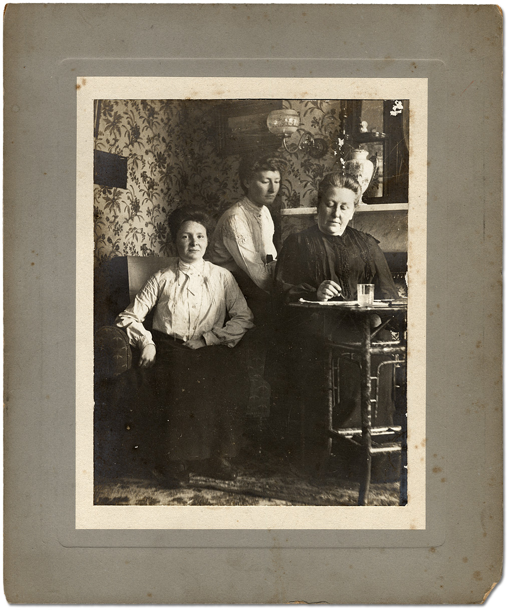 Photo: Beatrice with Lady Edgar and Marjorie Edgar, [ca. 1880]