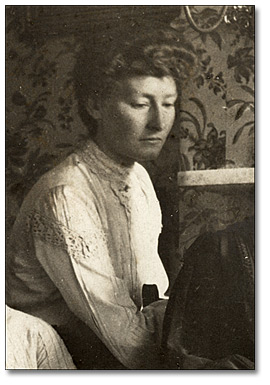 Photo: Detail from a photograph of Beatrice with Lady Edgar and Marjorie Edgar, [ca. 1880]