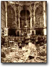 Photographie : Service du Jour d'Action de grâce, auquel participent des troupes canadiennes, dans la cathédrale de Cambrai, [vers 1918]