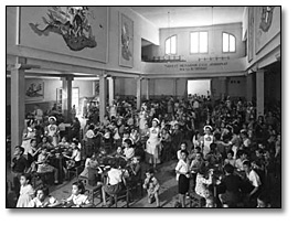 Photo: Dining hall with children evacuated during the Spanish Civil War, [between 1936 and 1939]