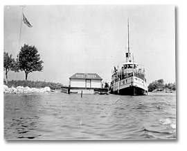 Photo: Boat at the dock for the Royal Hotel in Honey Harbour, [ca. 1915]