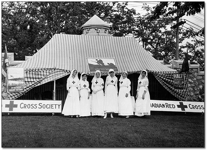 Nurses at the Red Cross tent, Casa Loma, Toronto, Ontario, 1915