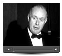 Regardez - Pierre Berton vient entretenir les directeurs de funérailles des problèmes de leur industrie