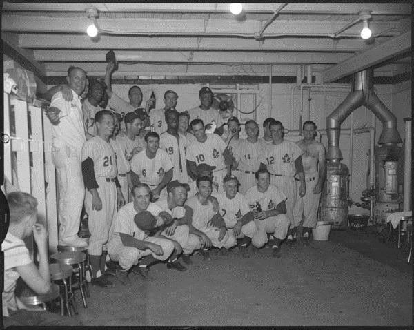 Équipe de baseball, les Maple Leafs de Toronto [vers 1946]