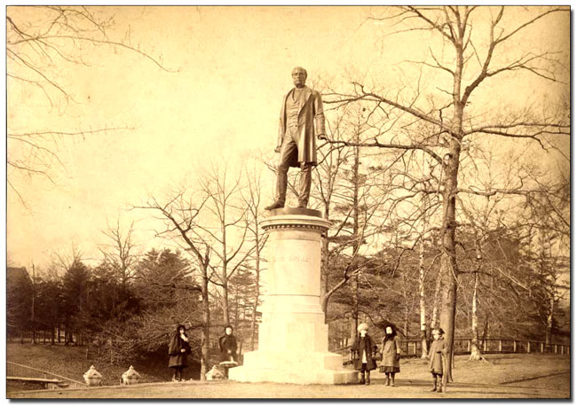 Statue de George Brown, Queen's Park, vers 1884