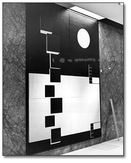 Photo: Side view of Kazuo Nakamura's Two Horizons, 1968