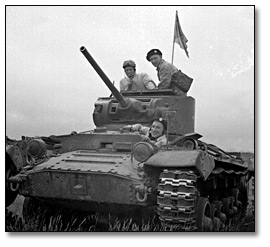 Photographie : Tanks engaged in military manoeuvres,1942 