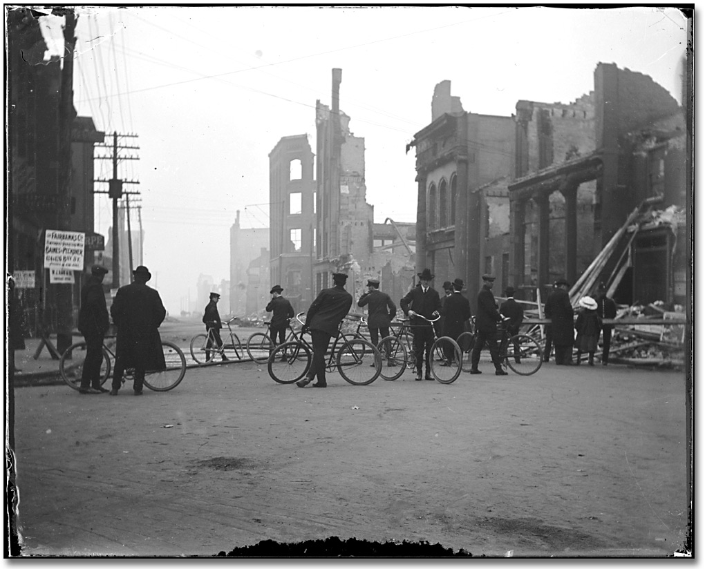 Photographie : Aftermath of the Toronto Fire, [1904]