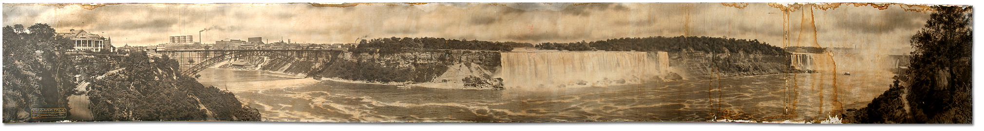 Photographie : Wm. Thomson Panoramas de Freelands - Niagara Falls Summer Panorama
