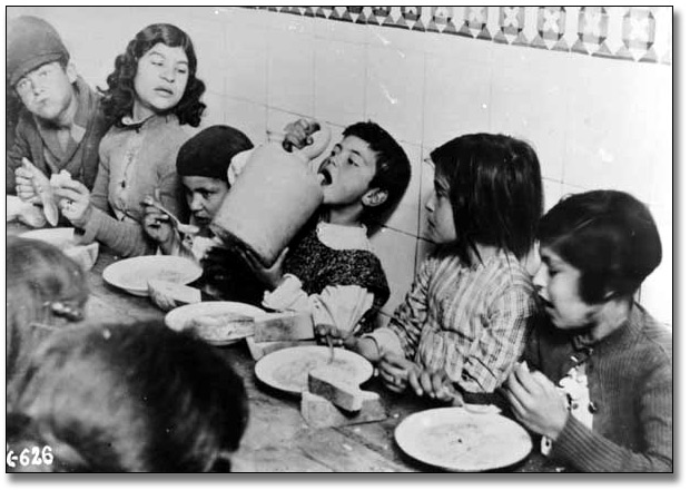 Photo: Unidentified children during the Spanish Civil War, [between 1936 and 1939]