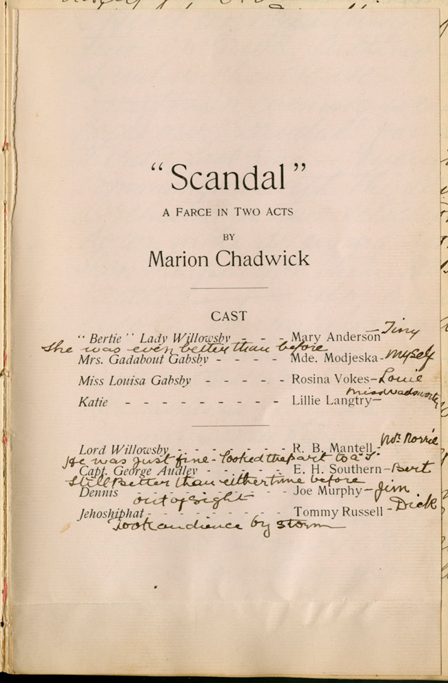 Page couverture du programme de Scandal, une farce de Marion Chadwick, qui énumère la distribution et contient des notes manuscrites de Chadwick