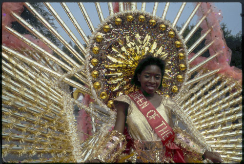 Femme costumée dans le défilé de Caribana, Toronto